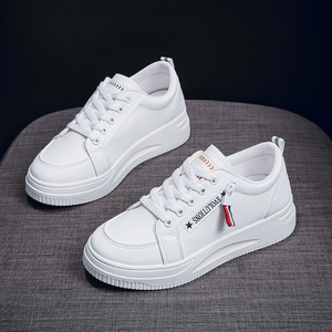 รองเท้าผู้หญิงแบบสวมรุ่นใหม่ปี 2026 สไตล์ลำลอง พื้นสีขาวเสริมความนุ่ม พร้อมสายรัดแบบ Monk Strap - Product Image 2