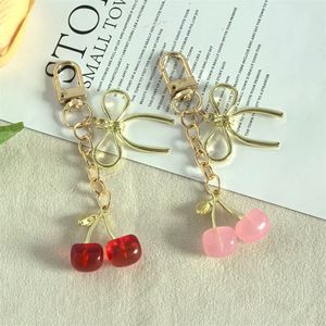 Porte-clés cerise en résine brillante, mignon et exquis, petit pendentif 3D en forme de cerise pour sac - Product Image 3