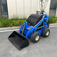 Mini-chargeuse compacte sur chenilles avec bras télescopique, pompe haute pression et puissant moteur diesel