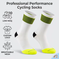 Chaussettes de cyclisme professionnelles techniques respirantes en mesh avec logo personnalisé, couleur blanc, vert olive, jaune fluo, pour la course sur route