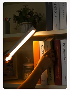 Barre lumineuse de mur de <span class=keywords><strong>LED</strong></span> magnétique rechargeable lampe de bureau à intensité variable <span class=keywords><strong>sous</strong></span> l'éclairage d'armoire sans fil pour l'image de placard de miroir - Product Image 5