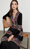 Robe brodée à la mode élégante robe longue à manches longues et col en V avec des motifs floraux colorés robes décontractées