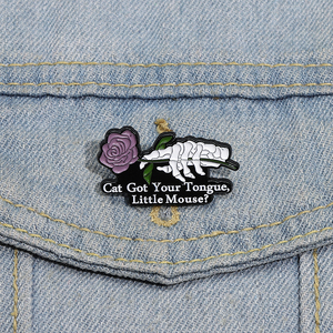 Alfileres esmaltados de rosas de jardín de medianoche, broche gótico romántico, insignia de solapa, regalo de joyería para amantes de los libros <span class=keywords><strong>y</strong></span> lectores - Product Image 1