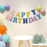 Bannière de lettres macaron pour fêtes d'anniversaire Décorations de drapeau en papier avec arrangements floraux d'ambiance joyeux anniversaire