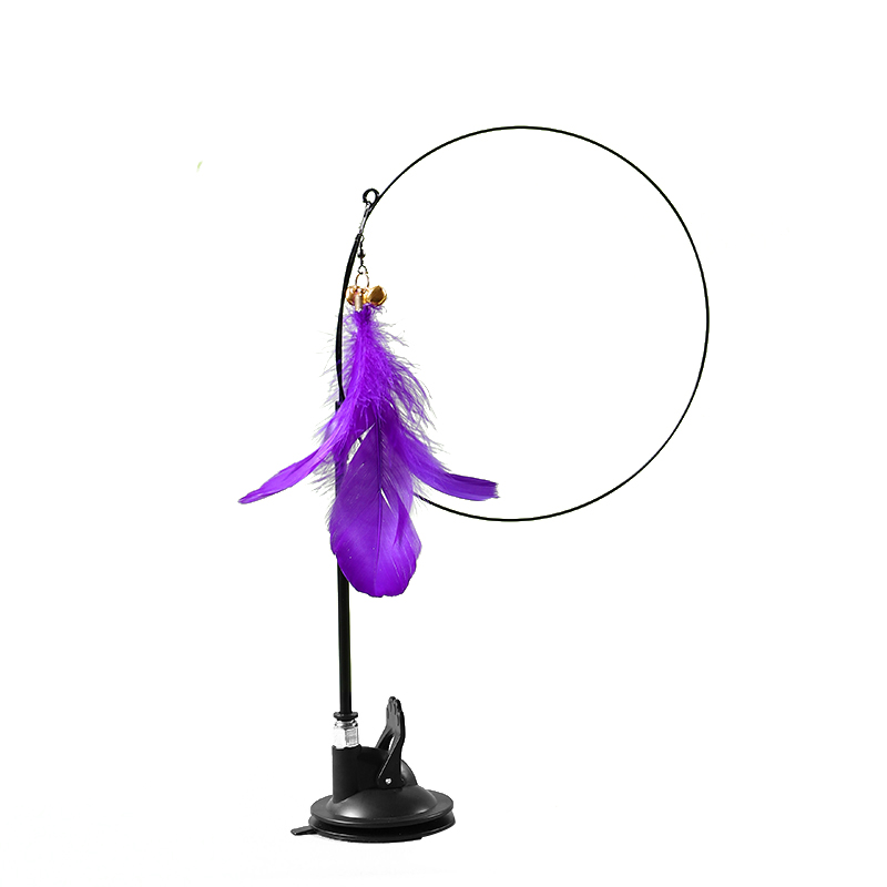 Ventouse noire + fil + plume violette