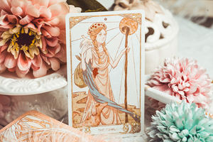ไพ่ทาโรต์มอราเวีย ศิลปะมูชา สไตล์ไบแซนไทน์ ขอบเคลือบทองโฮโลแกรม - Product Image 2