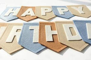 Décorations de fête d'<span class=keywords><strong>anniversaire</strong></span> en feutre coloré pour filles et femmes, bannière <span class=keywords><strong>Joyeux</strong></span> <span class=keywords><strong>Anniversaire</strong></span>, <span class=keywords><strong>guirlande</strong></span> de rubans arc-en-ciel - Product Image 2