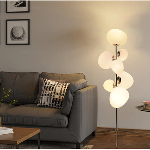 Lámpara de Pie LED de Siete Cabezas, Cuerpo de Hierro Creativo con Luz Ambiental Acrílica para Sala de Estar, Sofá y Iluminación Decorativa Junto a la Cama - Product Image 6