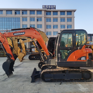 Mini-excavatrice Doosan DX60 d'occasion, 6 tonnes, modèle 2022, moteur, boîte de vitesses, puissance 40 kW, faible nombre d'heures, d'origine coréenne, meilleur prix - Product Image 1