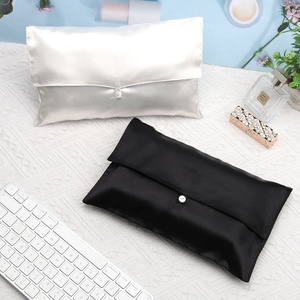Bolsa de satén gruesa de lujo con logo personalizado impreso para ropa, extensiones de cabello, paquetes de pelucas, embalaje, bolsa guardapolvo de satén de seda mate blanca y negra - Product Image 2