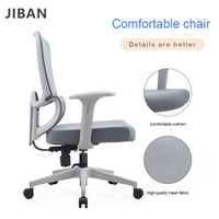 Chaise de conférence élégante, structure gris foncé, assise confortable et personnalisable pour réunions, approvisionnement en vrac