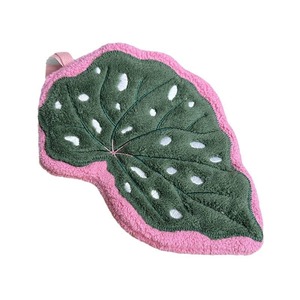 Serviette à main en polaire corail en forme de feuille, brodée, absorbante et douce, pour la cuisine, la salle de bain et les enfants - Product Image 4