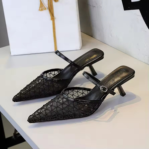 Zapatos elegantes para fiestas, estilo charol - tacones de aguja negros con punta en pico y sandalias para mujer - Product Image 3