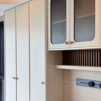 Solution de personnalisation complète : Fabrication professionnelle sur mesure de cuisines, armoires et meubles de salle de bain pour projets résidentiels