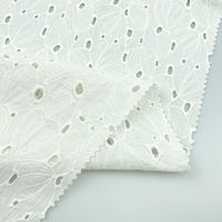 Tissu en coton brodé ajouré pour robe femme