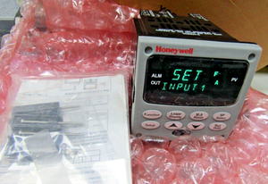 NOUVEAU - EN STOCK Contrôleur numérique universel UDC2500 DC2500 DC2501 UDC1200 UDC1700 UDC2800 UDC2500 DC2500 DC2501 UDC1200 UDC1700 UDC2 - Product Image 6