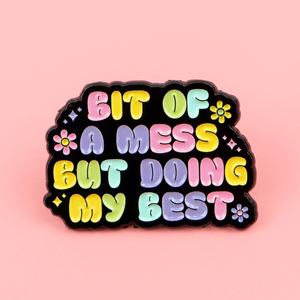 Broche de graduation pyramide avec citation mignonne, badge en métal lettre dessin animé, nickel noir, accessoires vestimentaires tendance - Product Image 3