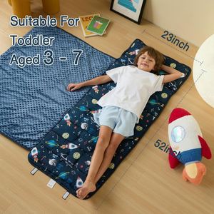 Sac de couchage pour garderie violet avec oreiller et couverture, tapis de sieste pour tout-petits, enfants d'âge préscolaire - Product Image 1