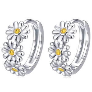 Orecchini a Cerchio con Margherite e Girasoli per Donne, Stile Naturale, Accessori per Orecchie da Indossare Quotidianamente - Product Image 1