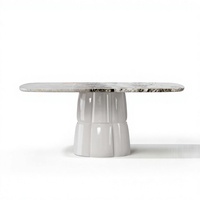 Table à manger ovale de luxe contemporaine avec plateau en marbre, base sur pieds capitonnée et imperméable, mobilier moderne pour la maison