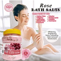 Sels de bain à la rose les plus vendus avec pétales pour un nettoyage en profondeur, une exfoliation, une hydratation, un blanchiment et une nutrition de la peau
