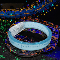 Bracelet en plastique fluorescent LED lumineux pour une ambiance de concert, utilisation nocturne avec personnalisation