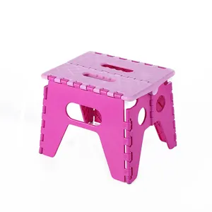 Colorido uso doméstico ao ar livre durável plástico Folding Step Stool com Carry Handle