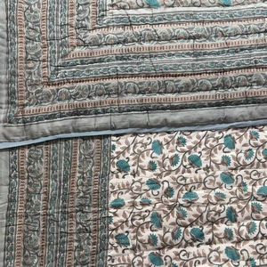 Colcha Kantha Étnica Vintage Hecha a Mano en Rajastán, Colcha Kantha de Algodón Cosida a Mano, Colcha de Retazos para Uso en Hoteles, Precio al por Mayor - Product Image 1