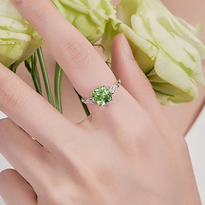 Anello a Forma Quadrata di Colore Verde Design Elegante Anello da Dito per Donne - Product Image 2