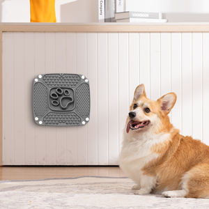 Alfombrilla de entrenamiento 2 en 1 para lamer con orificios para tratar el entrenamiento basado en recompensas - Product Image 2