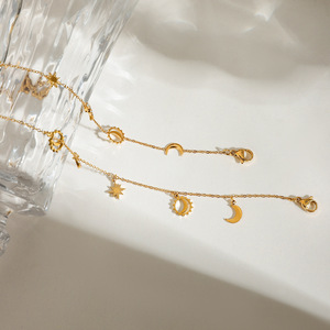 สร้อยข้อมือแฟชั่นขายส่ง จี้รูปดาว พระอาทิตย์ พระจันทร์ ชุบทอง 18k สำหรับผู้หญิง - Product Image 3