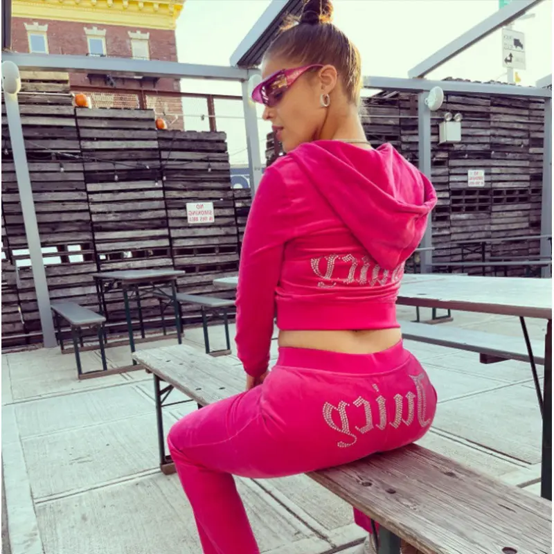 Custom Diamond Two Pieces Velour Ladies Hoodie And Jogger Tracksuit Set Trendy Casual Women Rhinestone 2 Pieces Velvet Set