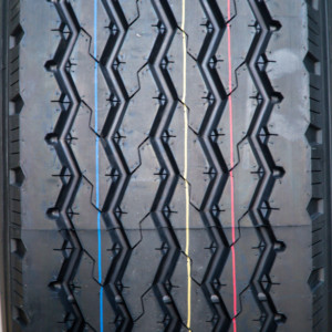 Neumático Radial para Camión de Fabricante Chino, Todas las Posiciones, 385/65R22.5 385/65/22.5 385 65 22.5, Neumático Radial para Camión 385/65R22.5 TUBEL - Product Image 4