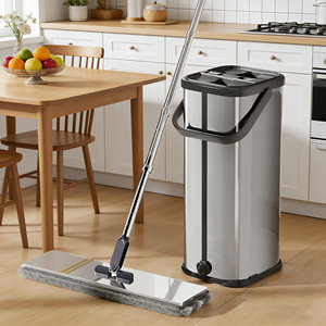 Mopa Plana Negra de Alta Calidad para Limpieza del Hogar, Manos Libres, con Cubeta de Acero Inoxidable - Product Image 1