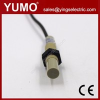 Sensor Kapasitif E2K-X4ME1 Deteksi Level Cairan Jangkauan Penginderaan 4mm NO 10-30VDC