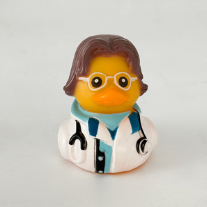 Jouets de la série de docteurs de dessin animé, personnage de docteur créatif en forme de canard, petit canard jaune flottant pour le bain et les jeux aquatiques des bébés - Product Image 4