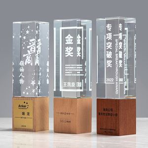 Trophée en cristal clair Offre Spéciale avec logo personnalisé de base en bois pour le trophée de remise des diplômes - Product Image 1