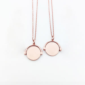 Yumfeel — collier rond en forme de <span class=keywords><strong>disque</strong></span> rotatif gravé en or 18k, bijou en acier inoxydable, avec Logo Laser, lettre - Product Image 6