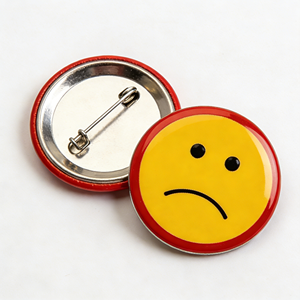 Vente directe usine : Badges bouton ronds en fer blanc avec motif visage souriant et logo personnalisé, pour cadeaux promotionnels de remerciement - Product Image 3