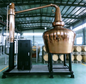 Alambic commercial 300 L en cuivre rouge JM CS-020011 pour spiritueux, chauffage électrique, distillateur artisanal de whisky et d'eau - Product Image 4