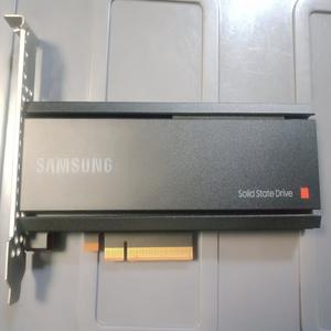 Samsun PM1735 MZ-PLJ1T60 karışık kullanım SSD 1.6 TB PCIe 4.0X8 NVMe SSD - Product Image 6