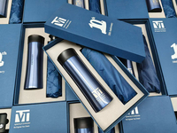 Ensemble cadeau d'entreprise personnalisé de luxe avec tasse isotherme et parapluie, avec logo, cadeaux promotionnels pour la publicité d'entreprise