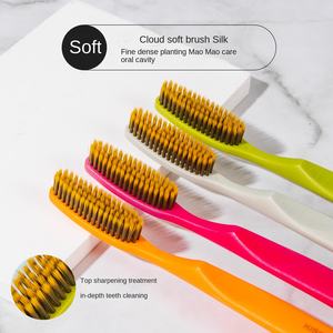 מברשת שיניים עם ראש ארוך ורך, זיפי ניילון, 70 חורים, זיפים רחבים, ניקוי עמוק 360 מעלות - Product Image 4