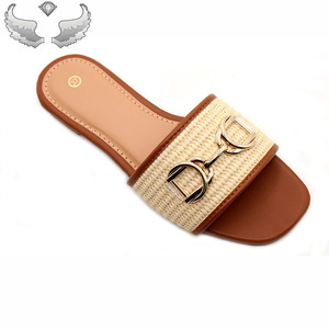 <span class=keywords><strong>Sandali</strong></span> piatti da donna all'ingrosso di alta qualità, alla <span class=keywords><strong>moda</strong></span>, da esterno, slip-on, resistenti, adatti per l'<span class=keywords><strong>estate</strong></span>, per uso quotidiano. - Product Image 2