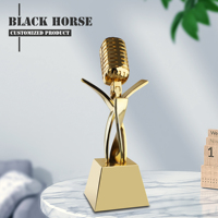 Trophée personnalisé en métal moulé poli plaqué or, support de microphone pour musique de série télévisée, décoration 3D cheval noir, personnalisable