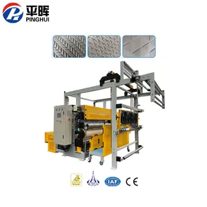 Otomatik kabartma ekipmanları üreticileri deri kumaş bez üzerinde sıcak damgalama otomotiv kumaş kabartma makinesi