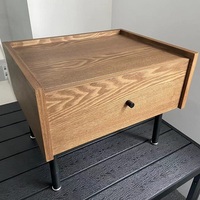 Table de chevet à un tiroir en MDF imitation bois avec pieds en fer noir, armoire de rangement pour chambre à coucher