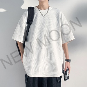 เสื้อยืดแขนสั้นทรงโอเวอร์ไซส์สไตล์เรโทรฮิปฮอปแฟชั่นสตรีทสำหรับผู้ชายฤดูร้อน ดีไซน์ทันสมัย ผ้าถักแบบเรียบ คอเสื้อหลวม - Product Image 5