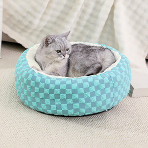 Lit pour <span class=keywords><strong>chat</strong></span> en peluche chaud d'hiver, nid pour animaux de compagnie fermé toutes saisons avec coussin moelleux et tapis épaissi coupe-vent - Product Image 3