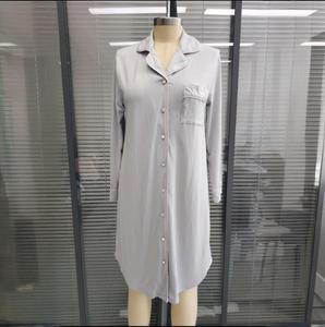 Vendita calda pigiama pigiama a maniche lunghe in raso <span class=keywords><strong>camicia</strong></span> da <span class=keywords><strong>notte</strong></span> per le donne e <span class=keywords><strong>camicia</strong></span> da <span class=keywords><strong>notte</strong></span> per gli uomini S-XXL taglie forti incluse - Product Image 3